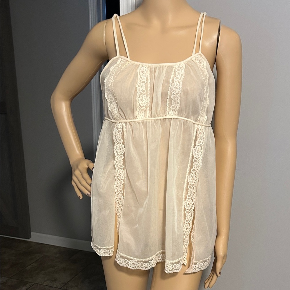 Vintage Designer Elegant Cream Lace Chemise Union Made 🇺🇸